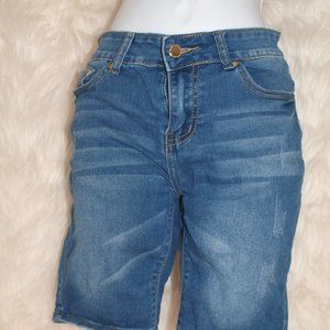 Long Jean SHORTS BY JESSE JEANS SIZE 5 USED